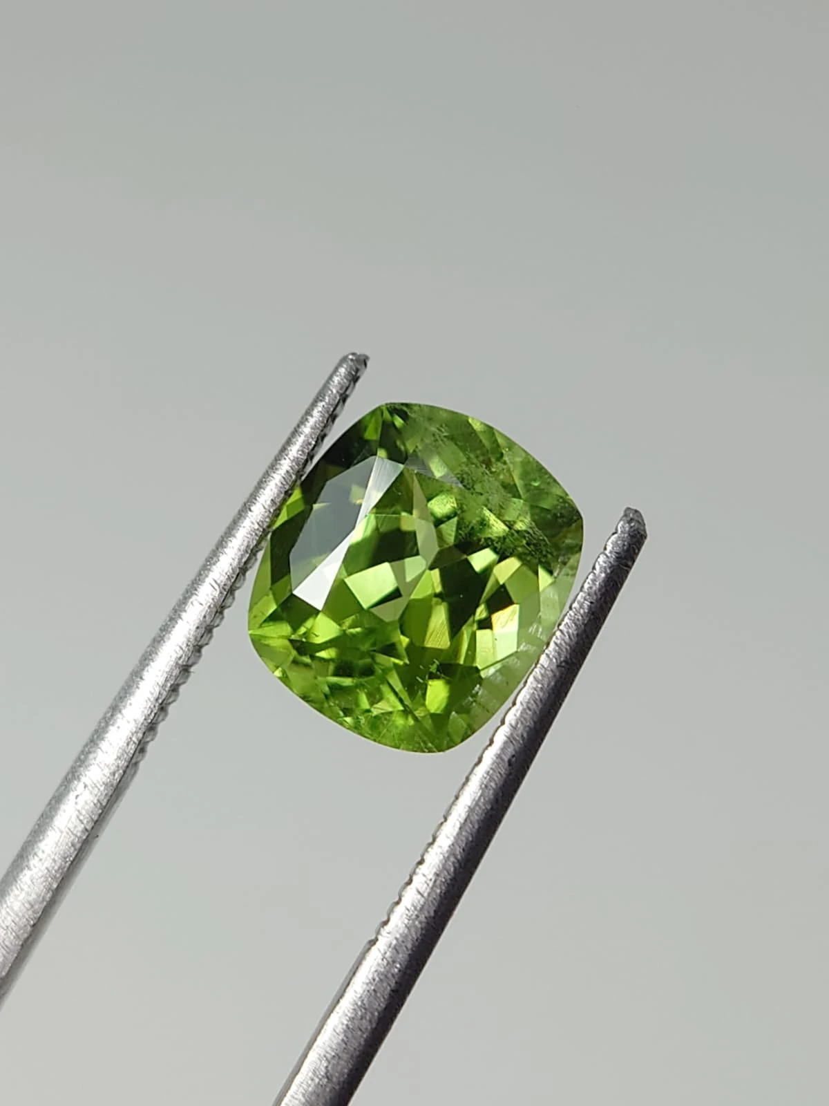 2.91ct Natural Peridot Cushion Cut Loose Gemstone From Pakistan — view 4
